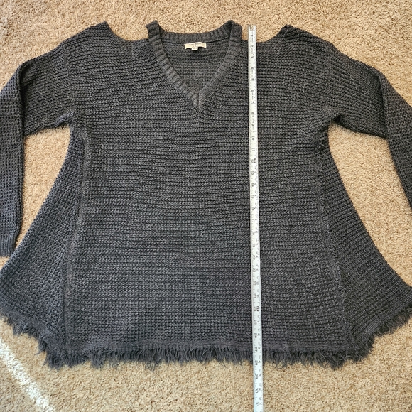 Umgee cold shoulder sweater Size L Color Gray - Picture 6 of 11